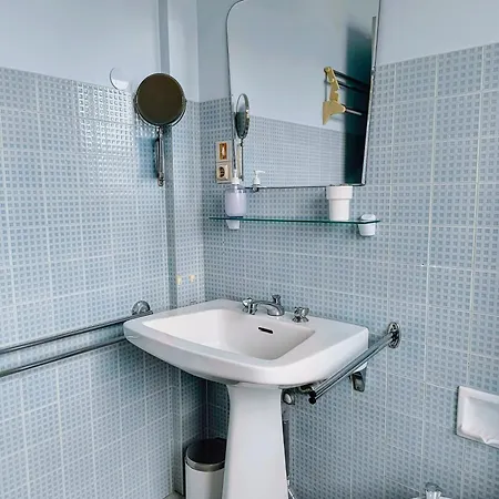 Bright And Spacious Seaside *