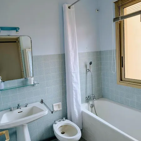 Bright And Spacious Seaside Apartment *