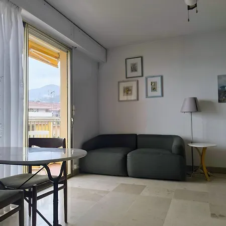 Bright And Spacious Seaside Διαμέρισμα *