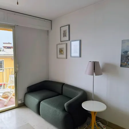 Apartment Bright And Spacious Seaside